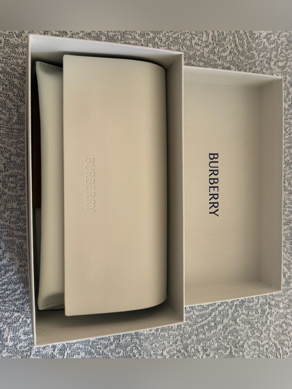 Burberry Purple Black Gradient Cat-Eye Sunglasses - Picture 8 of 16